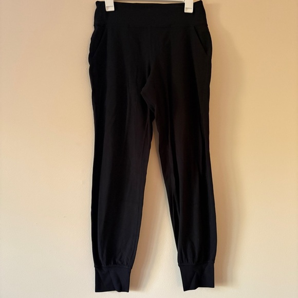 Lululemon Women’s Black Jogger Pants Size 6–8 (Approx.) Elastic Waist Cuffed Leg - Picture 1 of 3